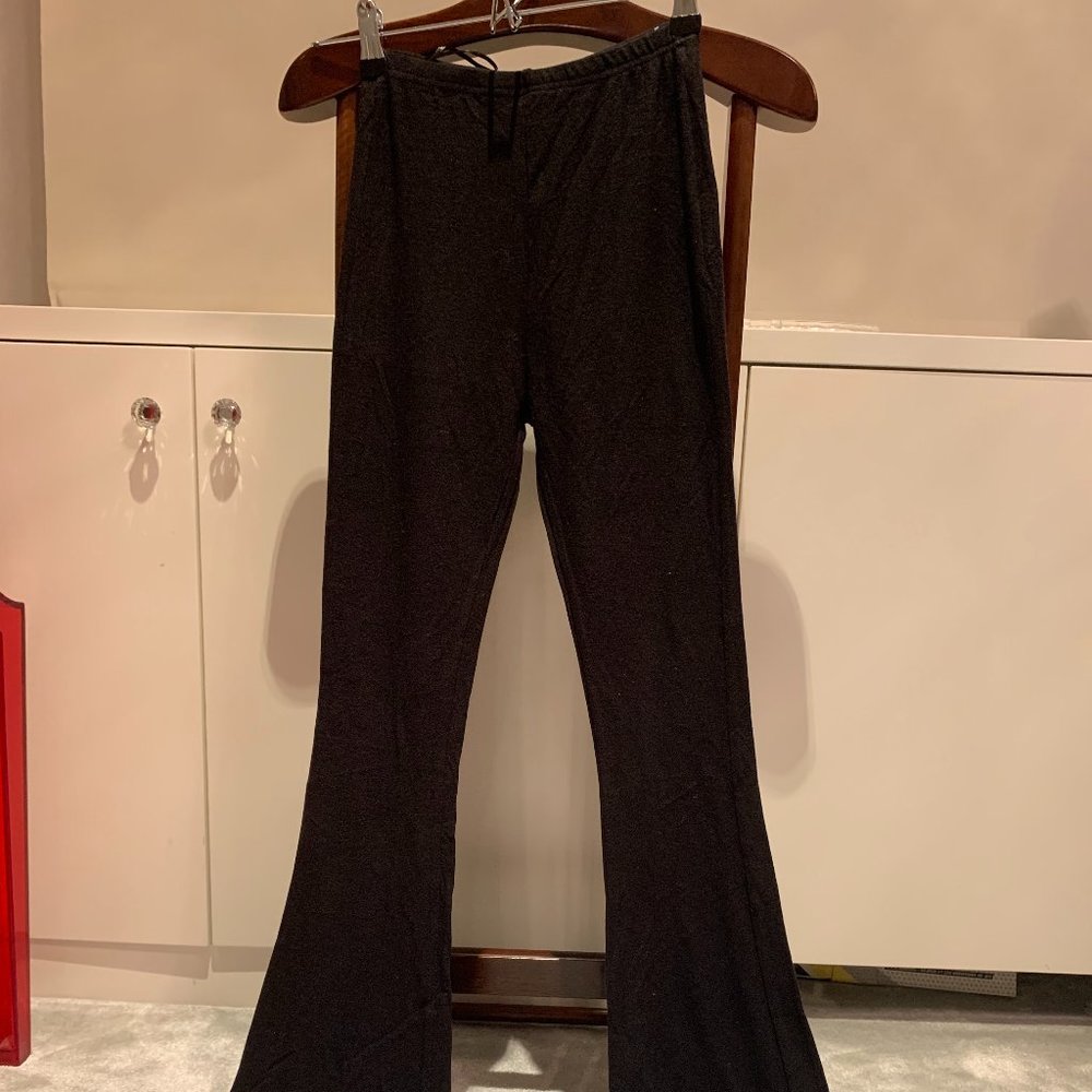 VRG GRL Lounge Flare Legging (AUS 6)